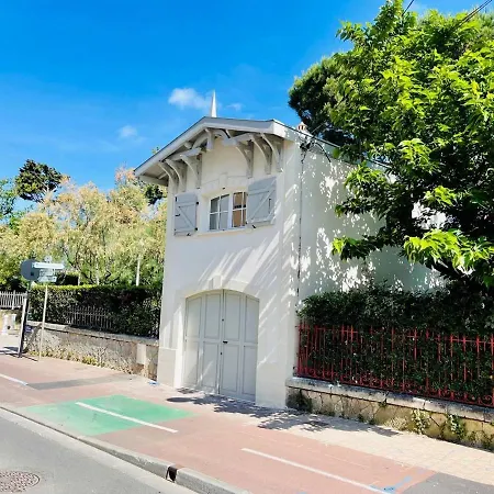 Refait A Neuf, 21m², 3 Pers., Jardin Privatif, Et Commerces A Proximite, Parking Inclus - Fr-1-433-94 Apartment